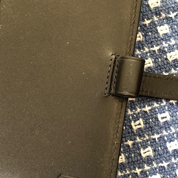 Coach- signature “c” black address book - Picture 3 of 5